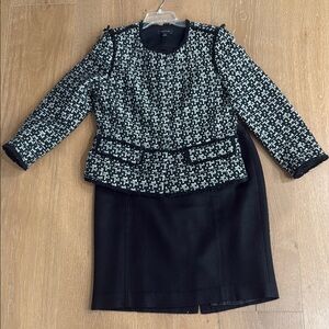 Ann Taylor sz 12 Black and White Tweed Jacket and Skirt Set
